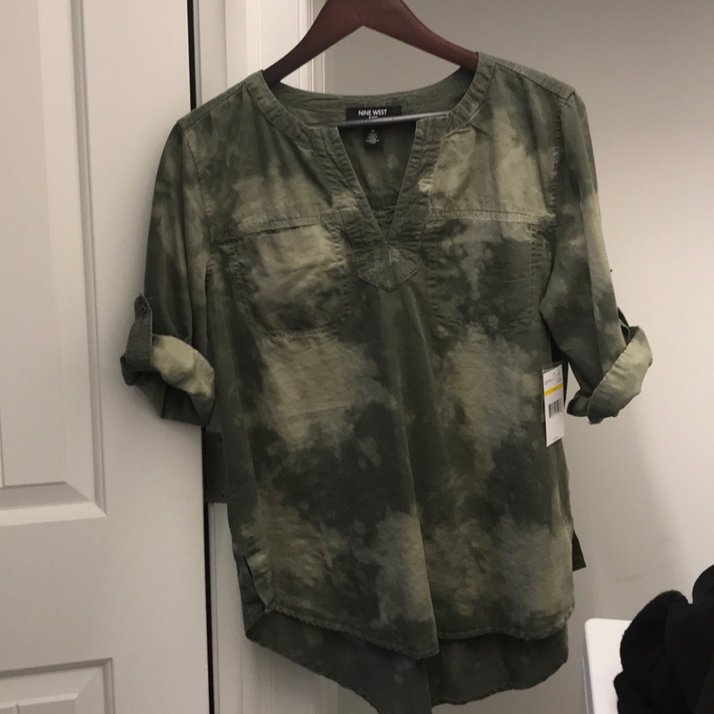 BNWT NINE WEST TUNIC SPRING TOP BERY NICE